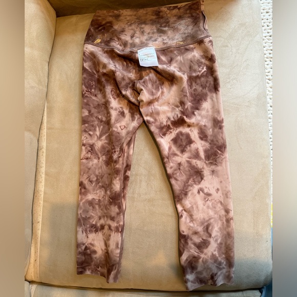 21.25” Lululemon Align HR Shine Diamond Dye Misty Shell Cacao Diffuse Dot Foil 6 - Picture 14 of 17